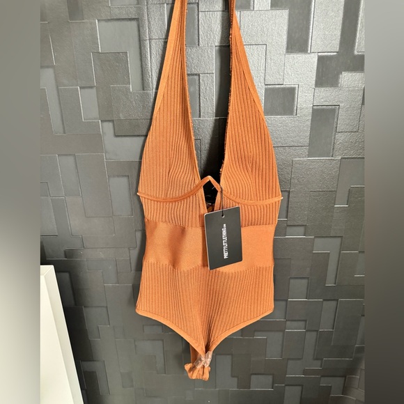 PrettyLittleThing NWT! Chocolate Bandage Rib V-Wire Halterneck Bodysuit - Picture 3 of 8